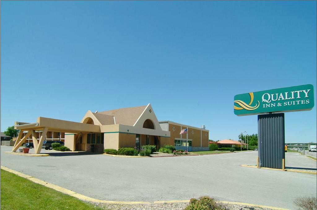 Quality Inn & Suites Near I-480 And I-29 Council Bluffs Exteriér fotografie