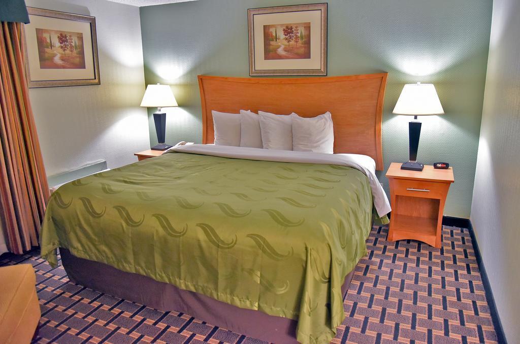 Quality Inn & Suites Near I-480 And I-29 Council Bluffs Exteriér fotografie
