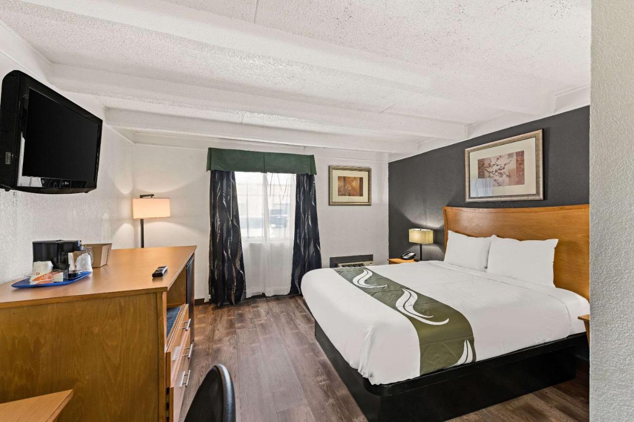 Quality Inn & Suites Near I-480 And I-29 Council Bluffs Exteriér fotografie