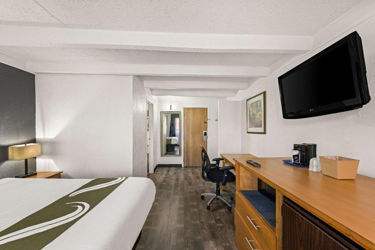 Quality Inn & Suites Near I-480 And I-29 Council Bluffs Exteriér fotografie