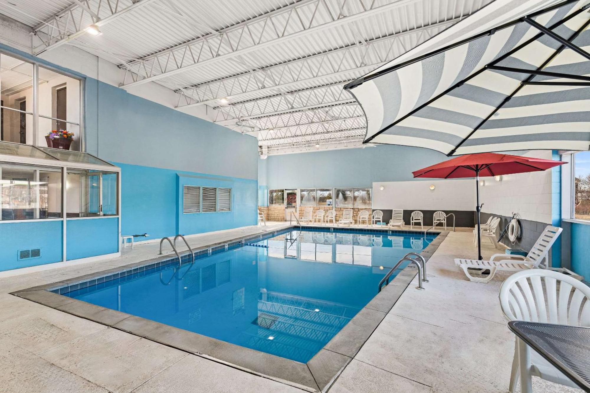 Quality Inn & Suites Near I-480 And I-29 Council Bluffs Exteriér fotografie