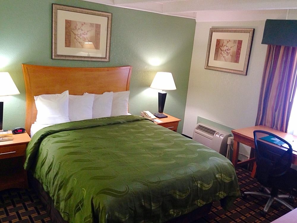 Quality Inn & Suites Near I-480 And I-29 Council Bluffs Exteriér fotografie
