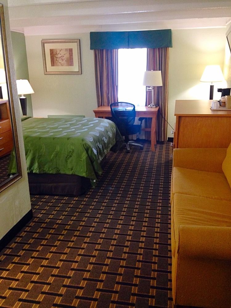 Quality Inn & Suites Near I-480 And I-29 Council Bluffs Exteriér fotografie