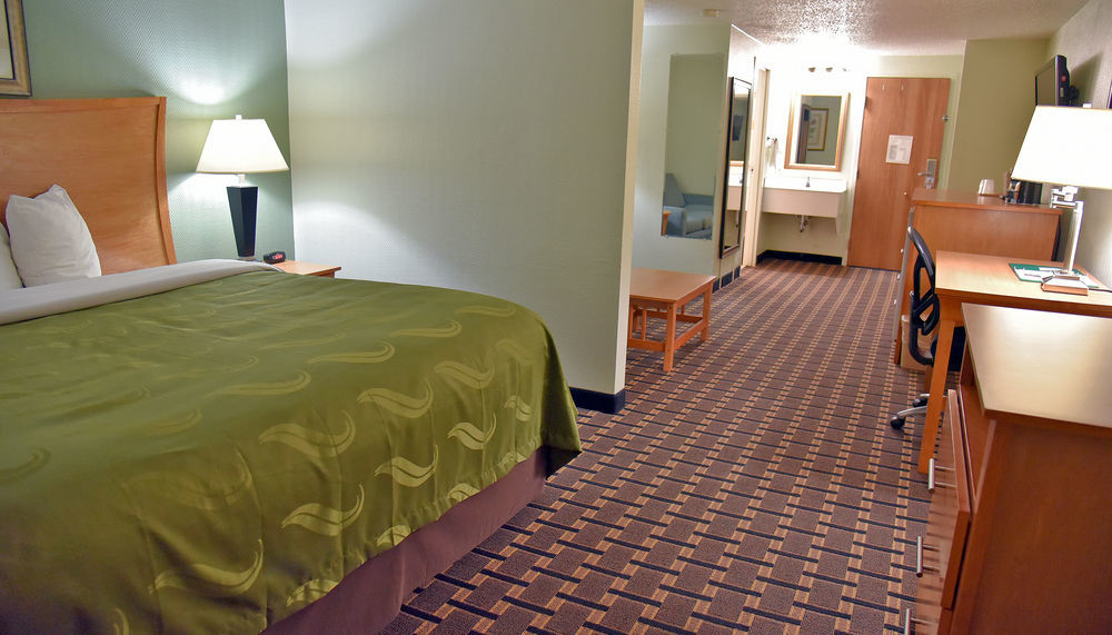 Quality Inn & Suites Near I-480 And I-29 Council Bluffs Exteriér fotografie